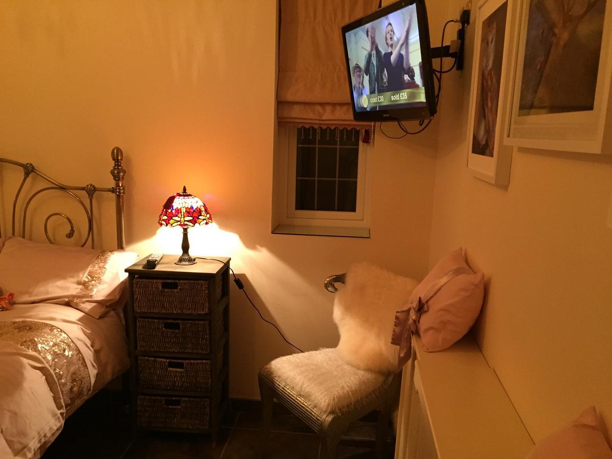 Retreat At The Knowe Auchincruive Estate Bed and Breakfast Ayr Exteriör bild
